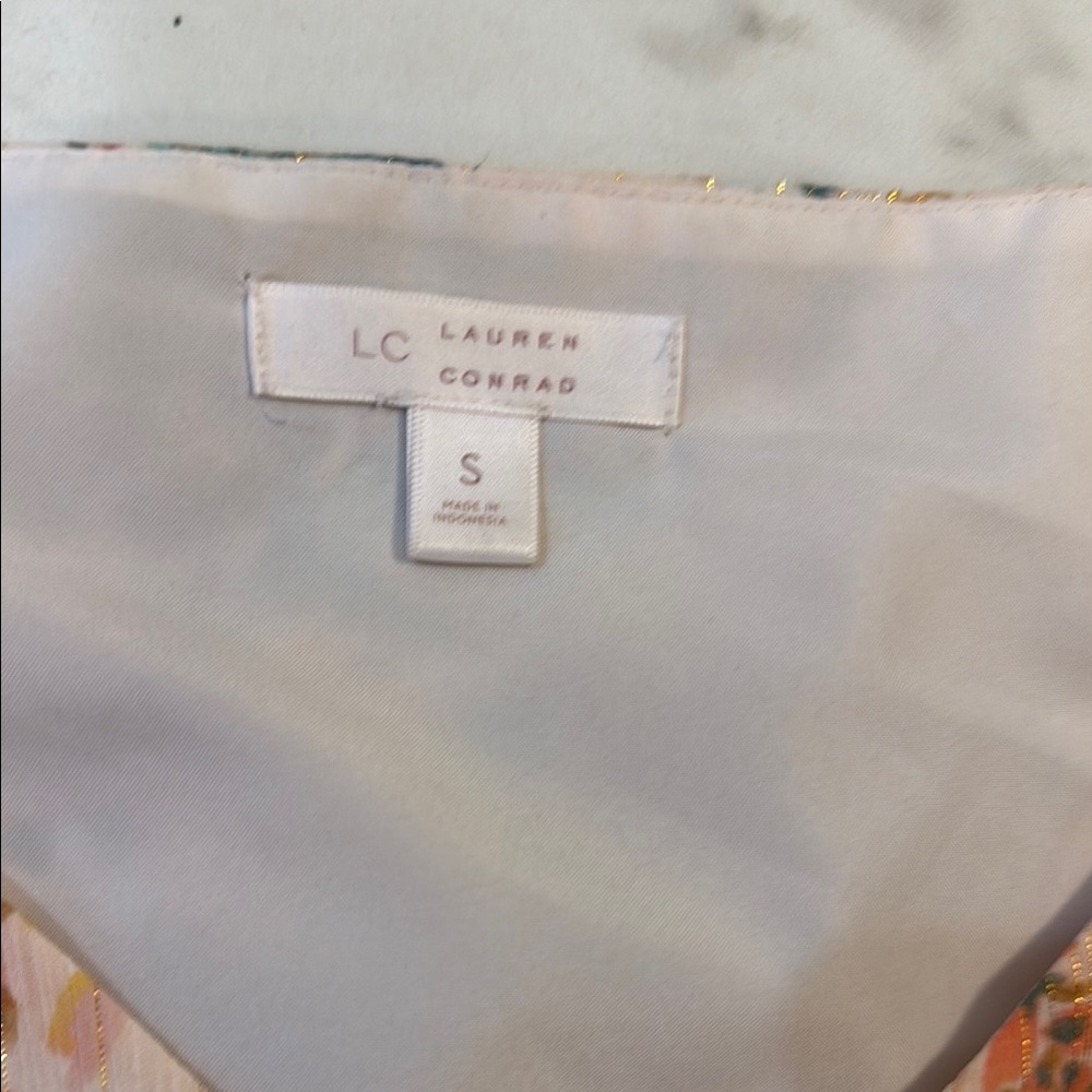 Lauren Conrad Floral Puff Sleeve Blouse - Picture 2 of 4